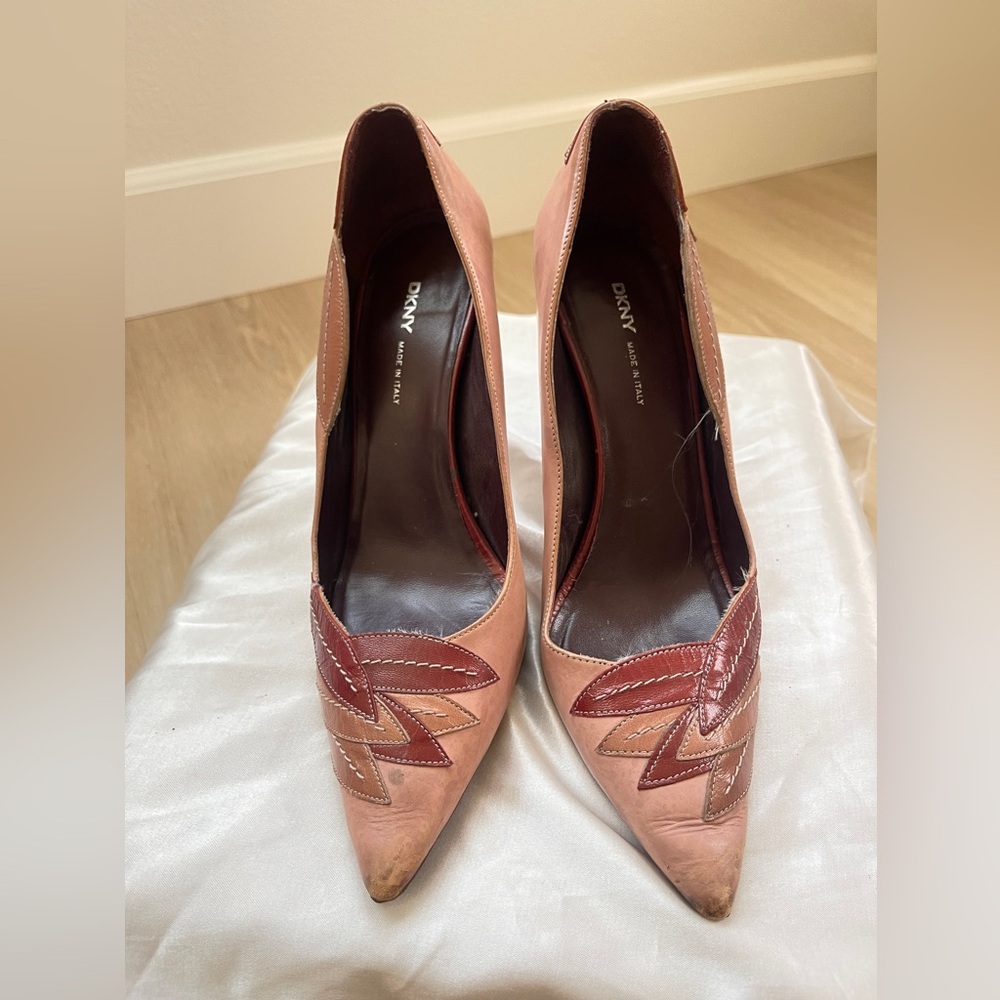 DKNY made in Italy leather pump 8.5
